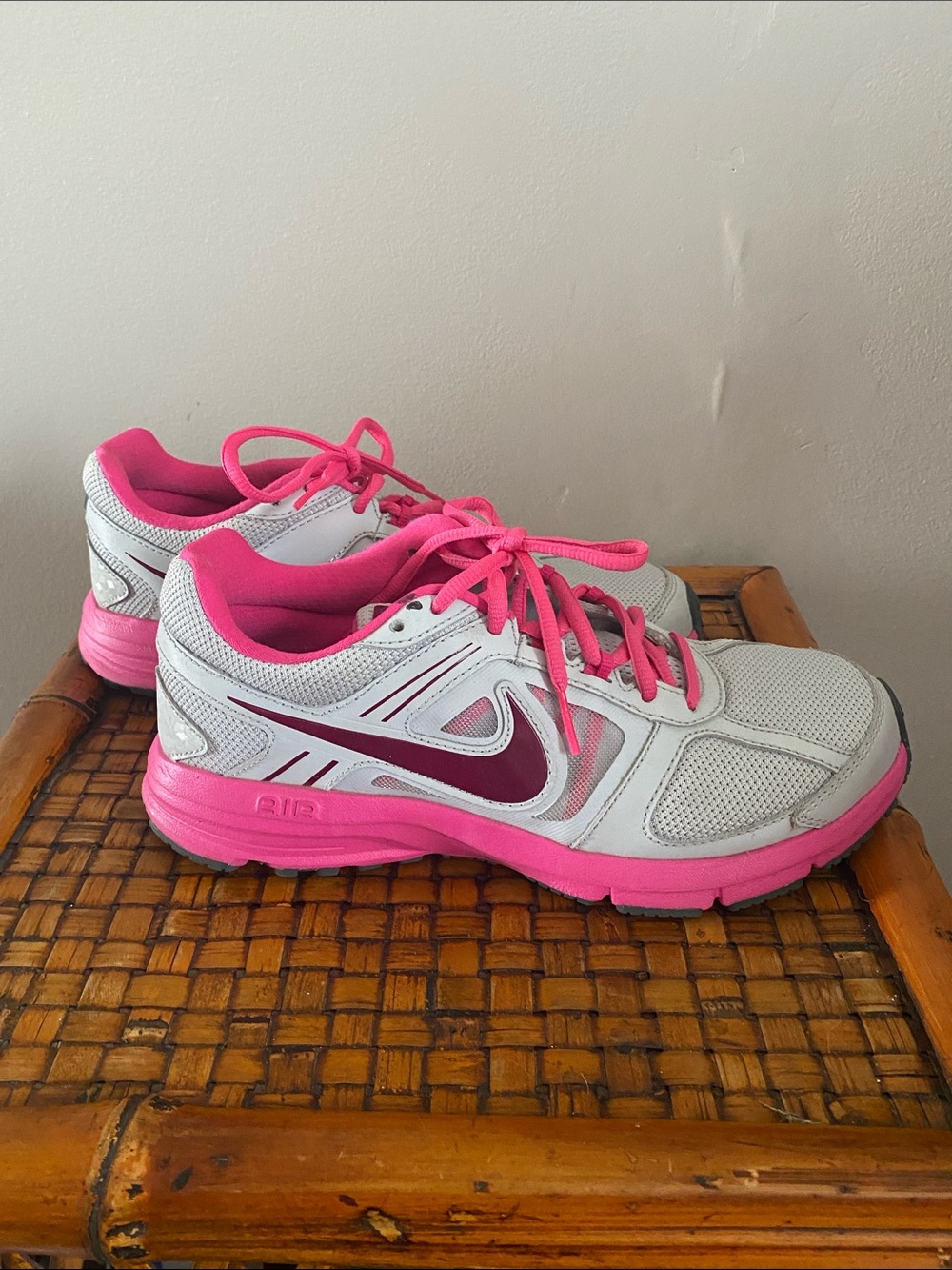 Nike Air Shoes 7.5 Y2K Retro Athleisure Beach Running Casual Track Y2K Everyday